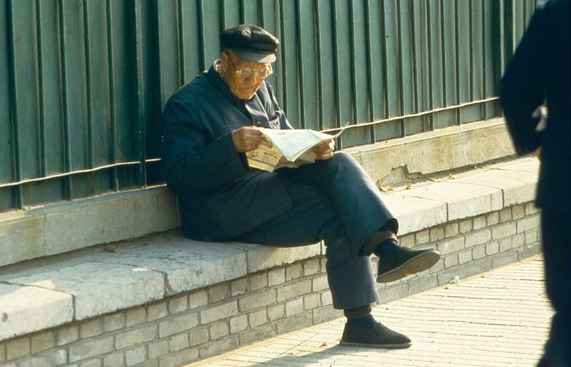 #34 Old man reading