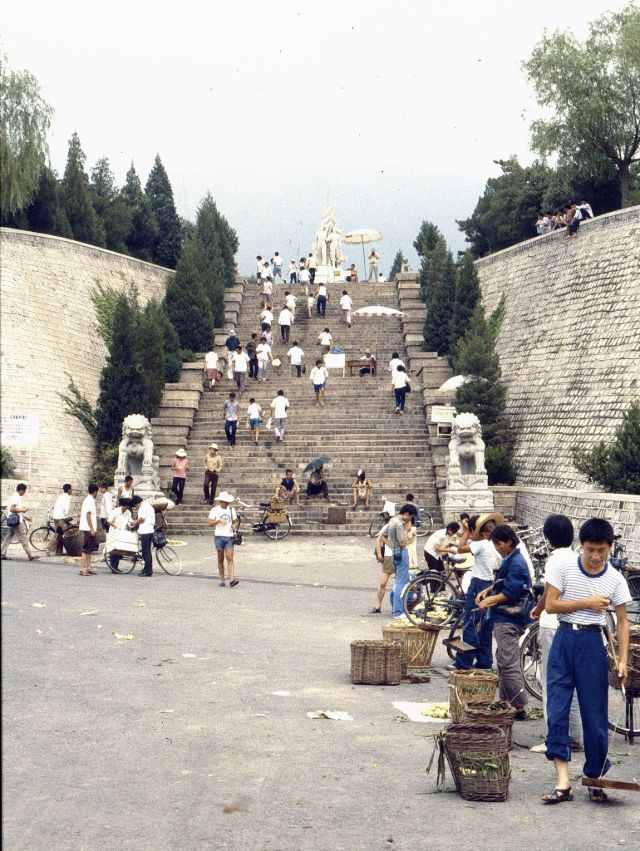 #47 Selling stuff to tourists