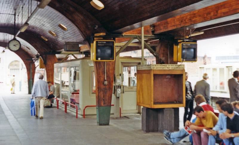 #29 Oxford Road Station, 1992