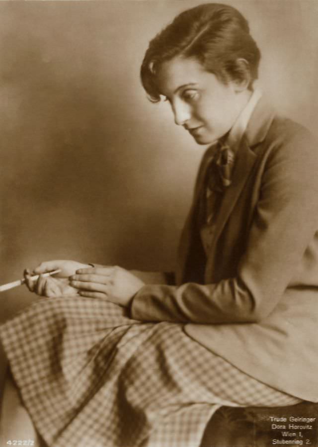 #24 Elisabeth Bergner