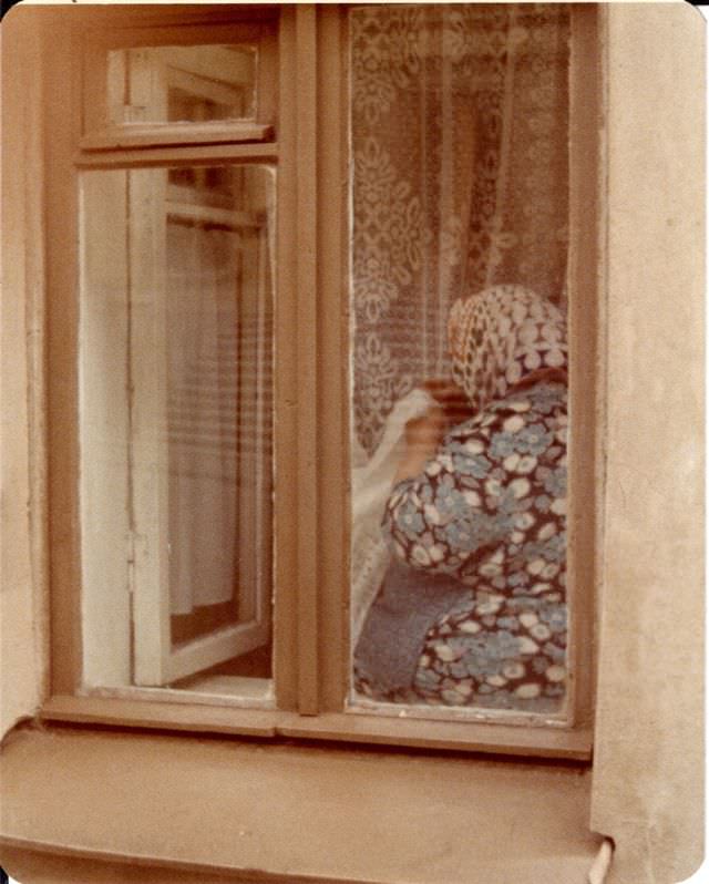 #23 Window, near Grodnenskii pereulok, Leningrad, 1976