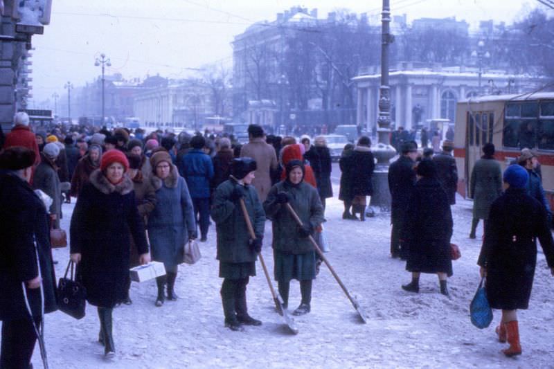 #30 Clearing snow and ice, Nevsky Prospekt, Leningrad, Spring 1977