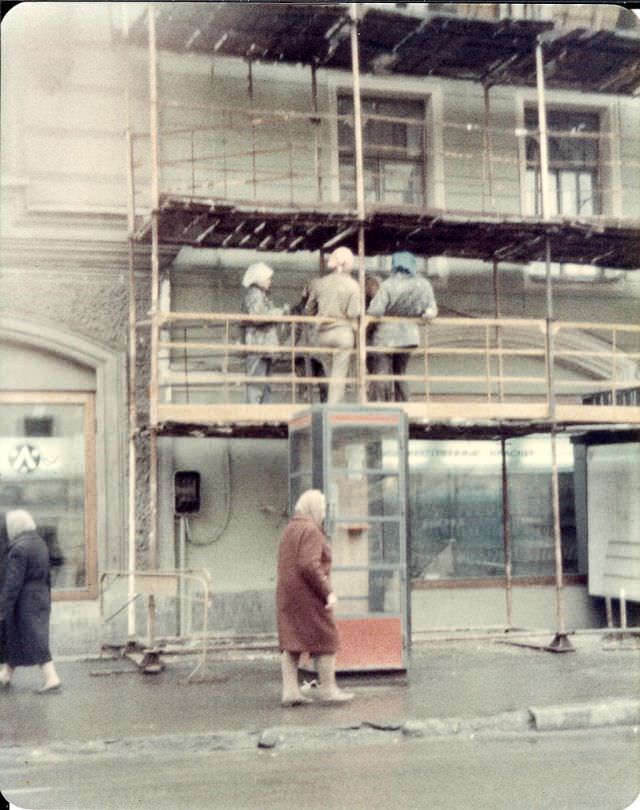 #31 Construction women workers on Nevsky Prospekt, Leningrad, 1977