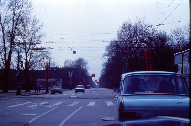 #44 Leningrad street scenes, May 1st, 1977