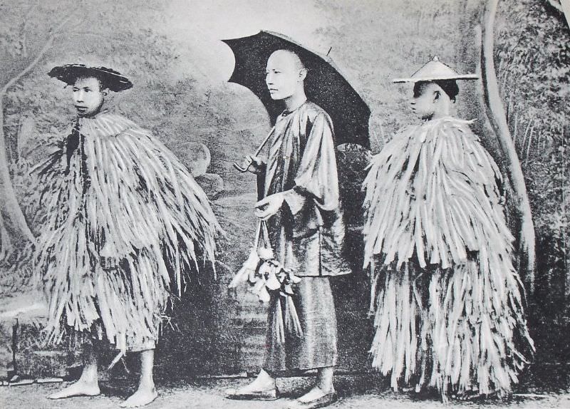 #4 A group of street coolies