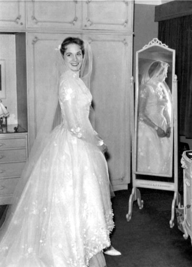 #31 Julie Andrews on her wedding day, 1959