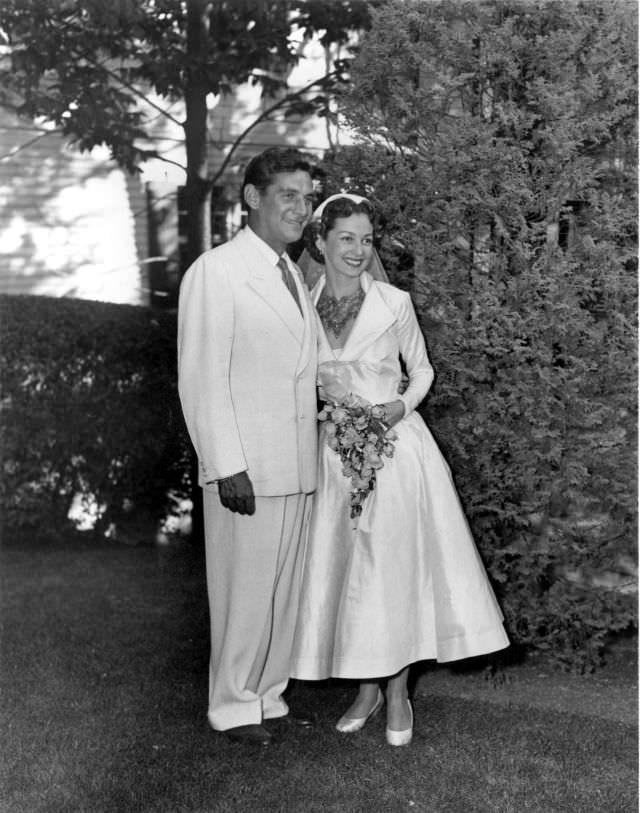 #12 Chilean actress Felicia Cohn Montealegre married American composer and conductor Leonard Bernstein, 1951
