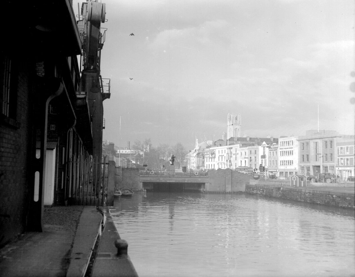 #17 Docks: Narrow Quay 1962