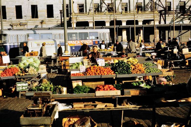 #32 Vegetables in Helsinki market, 1968