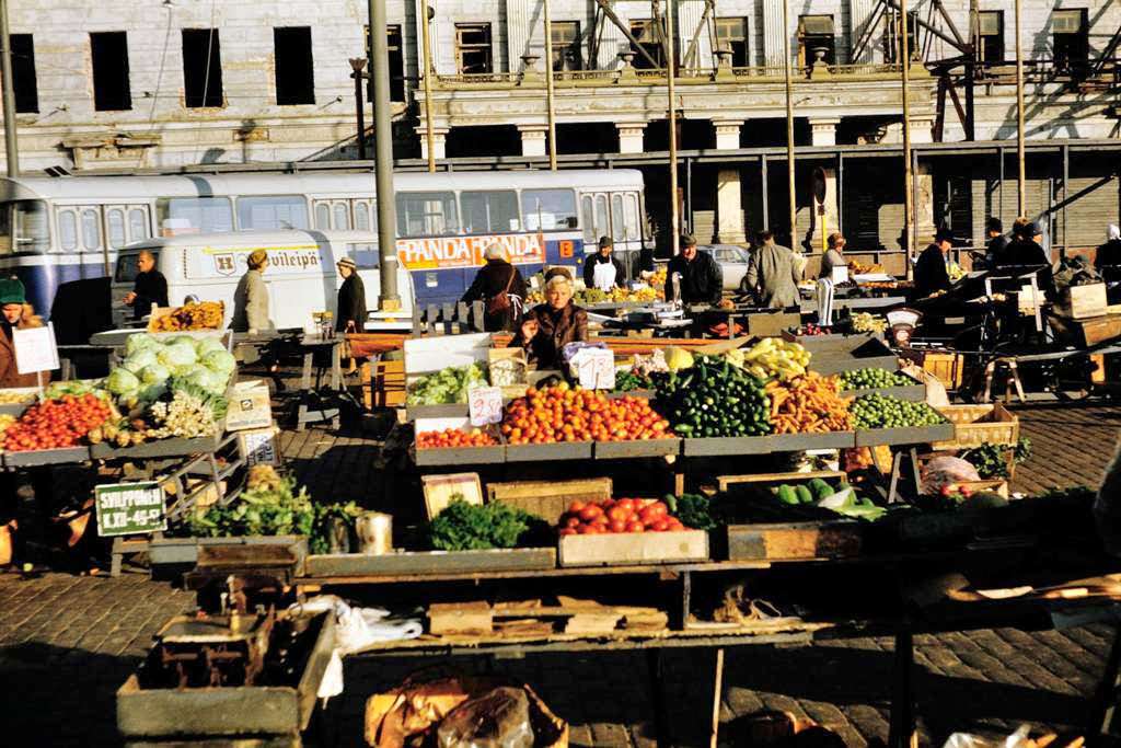 #42 Vegetables, Helsinki Market, 1960s