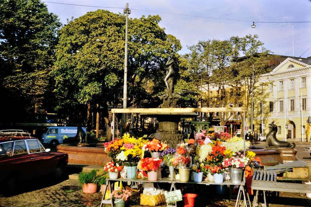 #43 Flowers, Helsinki Market, 1960s