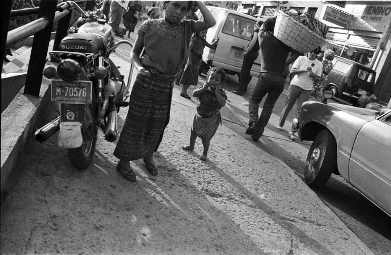 #22 Guatemala street scenes, 1986