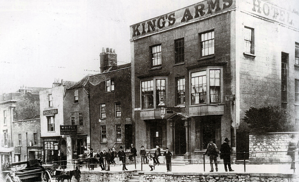 #1 Blackboy Hill and The Kings Arms pub, 1899