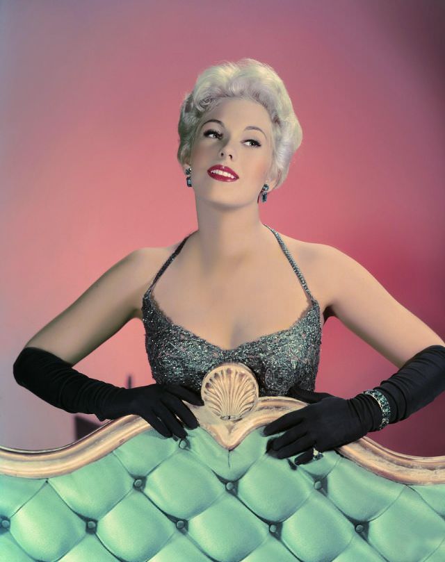 #16 Kim Novak, 1953