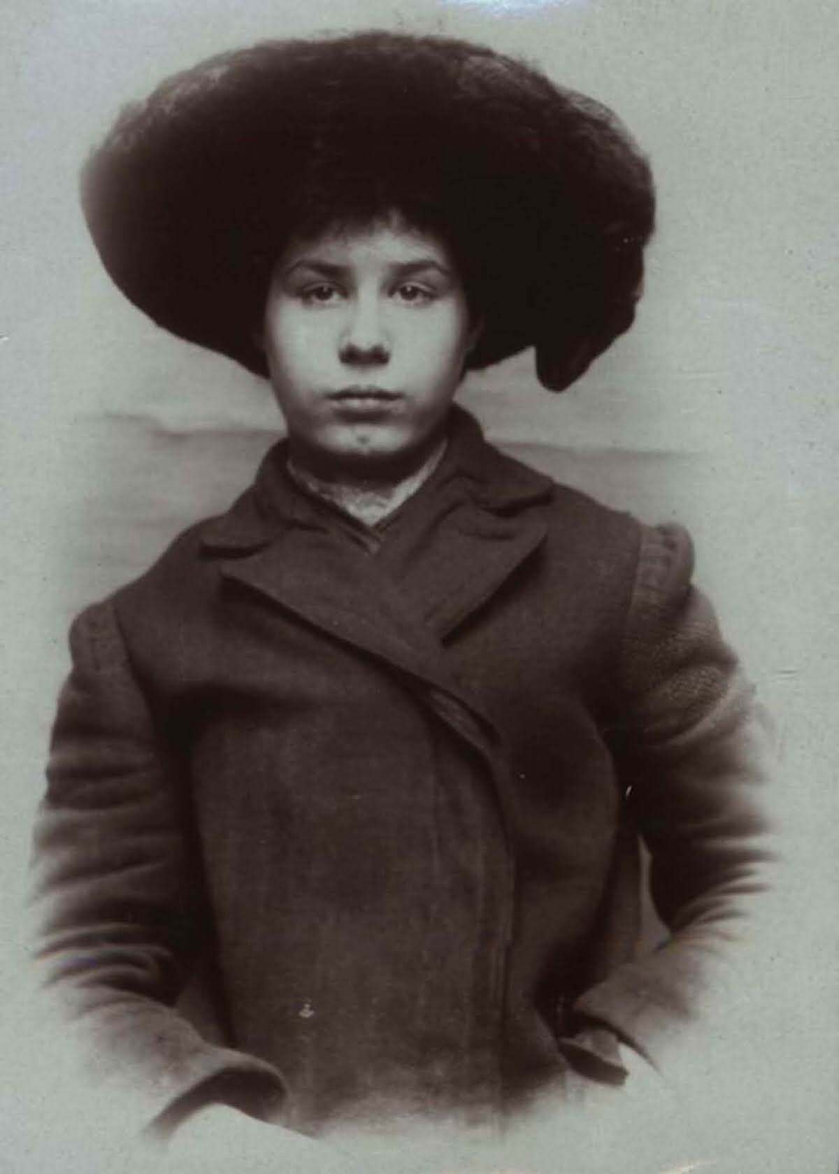#25 Alice Maud Marr, 17, arrested for stealing doormats, 1907.