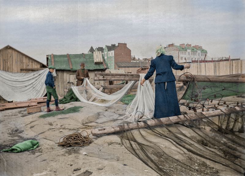 #45 Drying and maintaining fishing nets in Helsinki, 1910s.