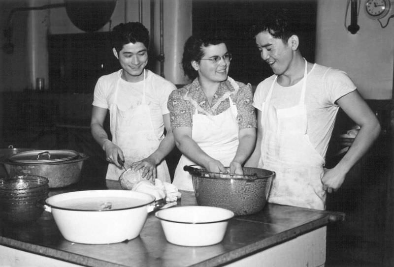 At St. Anthony’s Hospital, Rockford, Illinois, the Nisei and Caucasians work together, 1944.