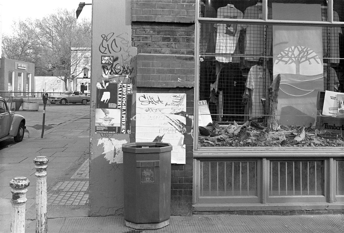 #44 Lamont Road Passage, Park Walk, Chelsea, Kensington and Chelsea, 1988