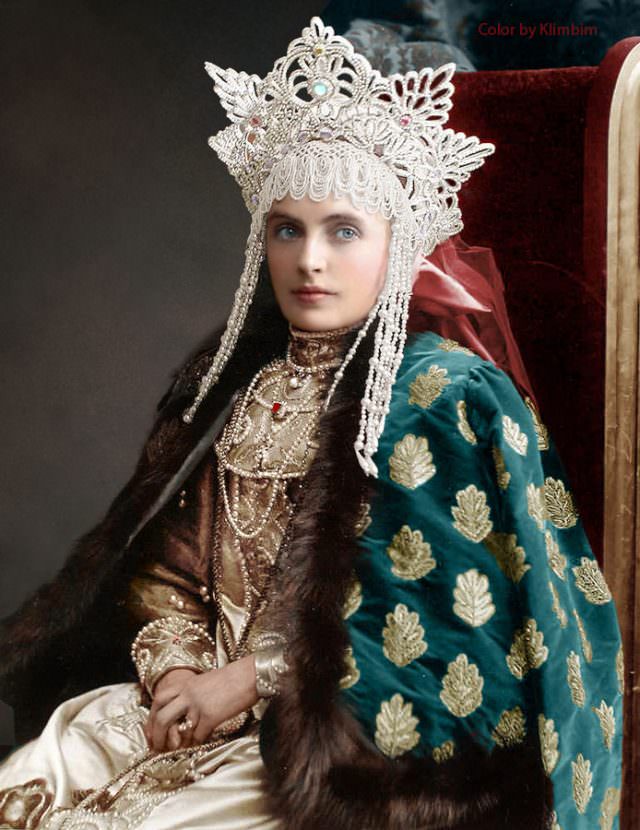 #22 Spectacular Colorized Photos of Romanovs’ Final Ball Taken in 1903, St. Petersburg, Russia #22 Coloriza