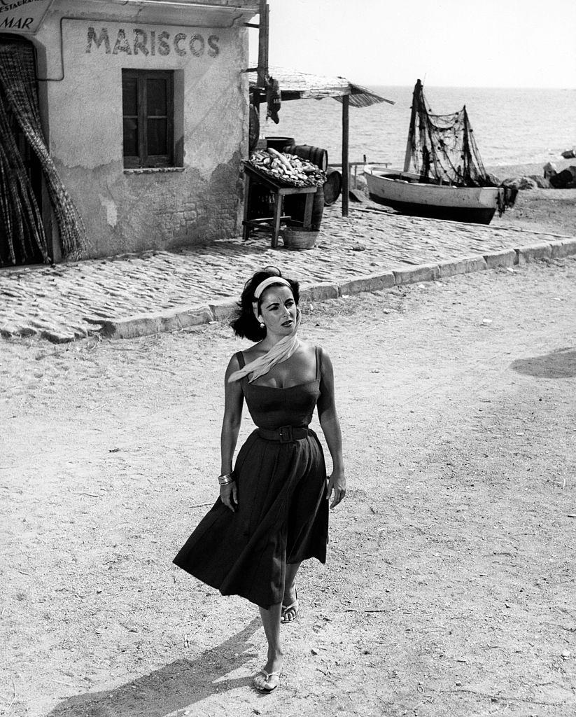 Elizabeth Taylor on the set of “Suddenly, Last Summer”.