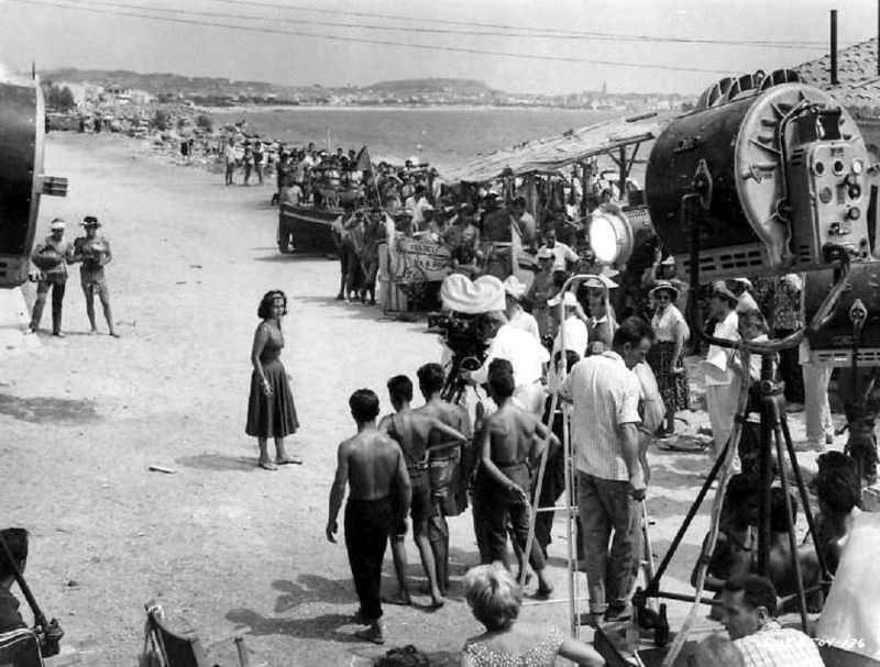 Elizabeth Taylor on the set of “Suddenly, Last Summer”.