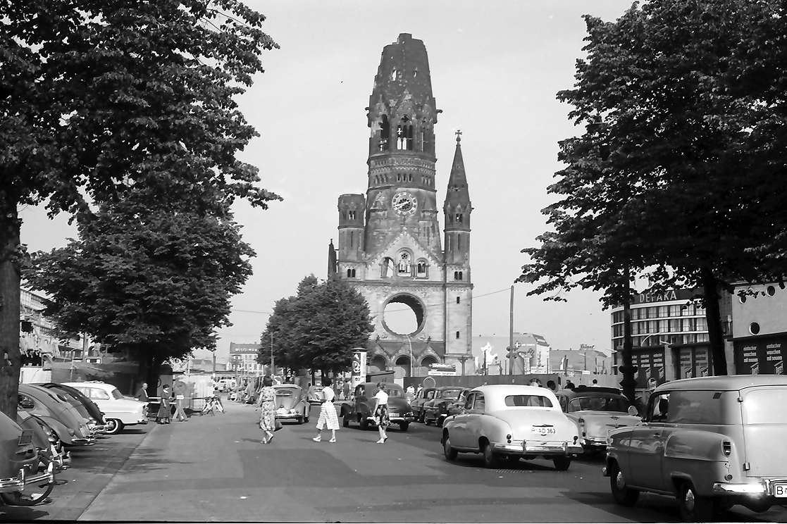 #11 View from Kantstrasse to the Kaiser Wilhelm Memorial Church in Berlin-Charlottenburg, 1957