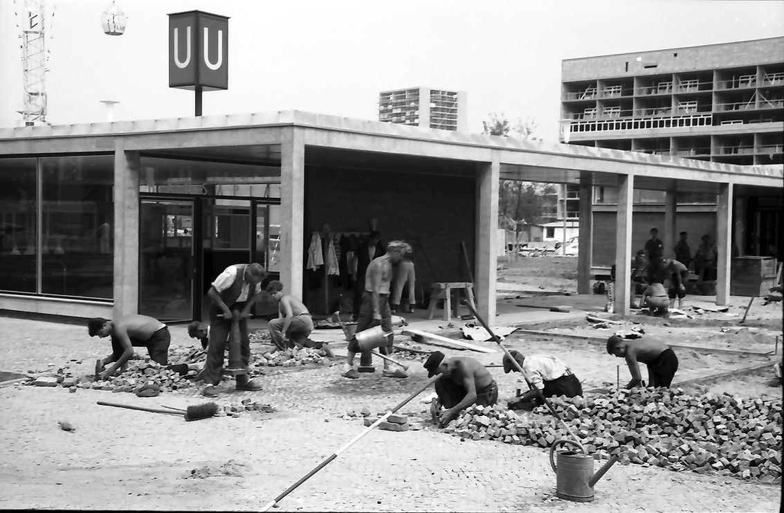 #10 Berlin-Interbau; Hansaplatz underground station; south entrance, 1957