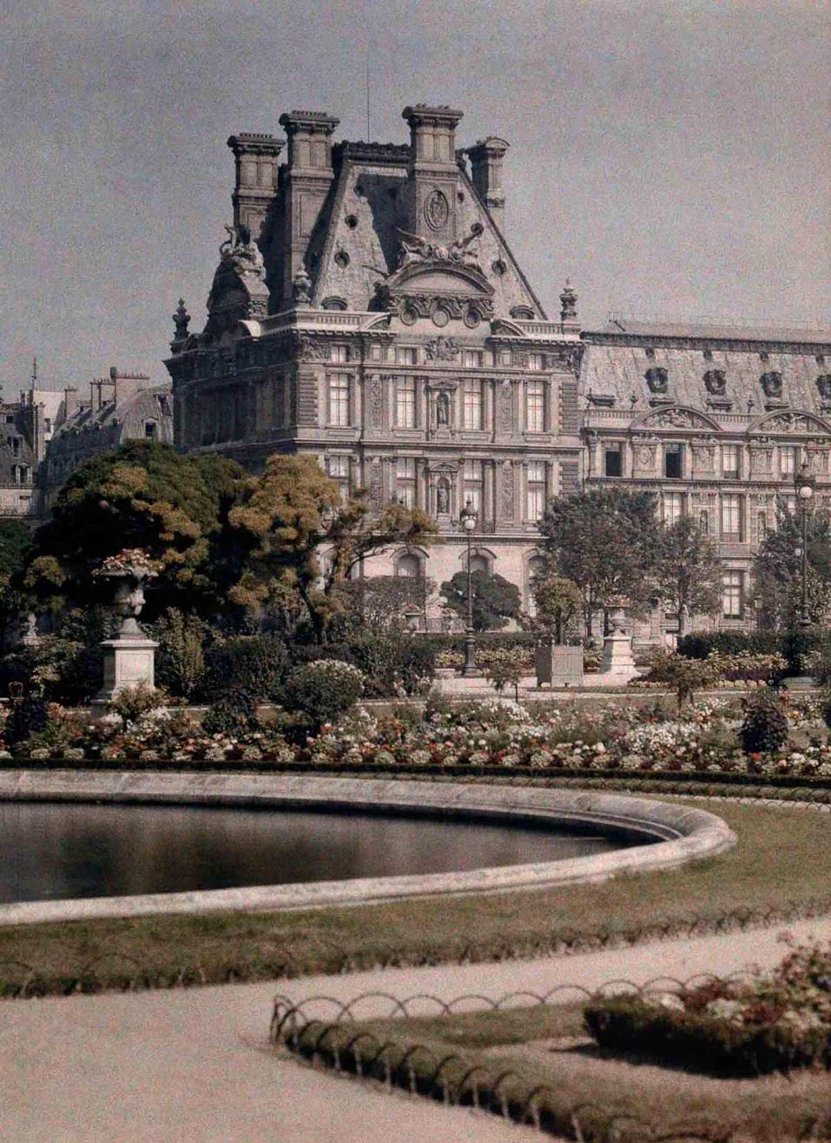 #6 The Museum of the Decorative Arts in the Tuileries.
