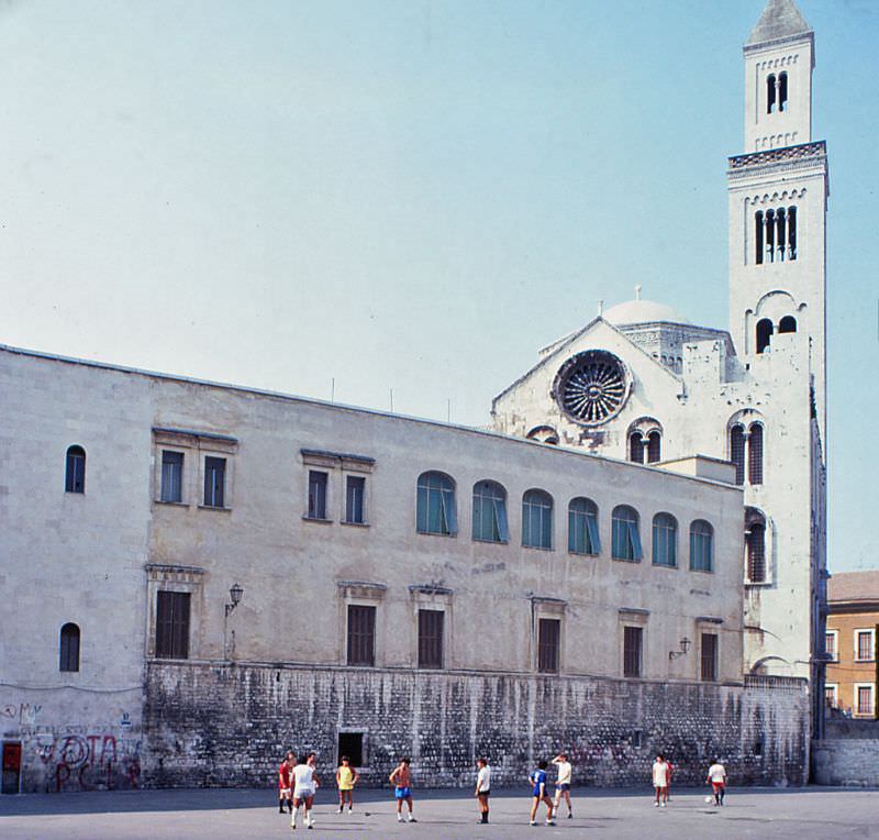 #20 Largo San Sabino and the Cattedrale di San Sabino (Duomo di Bari) at right