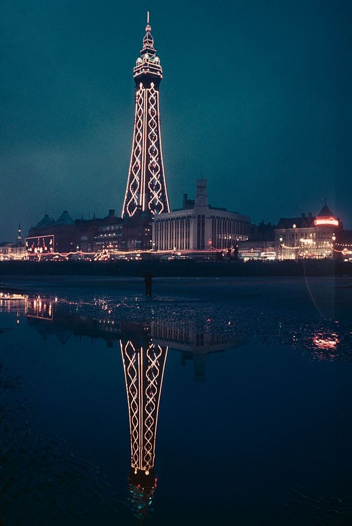 #32 Blackpool Tower in Blackpool, 1952.