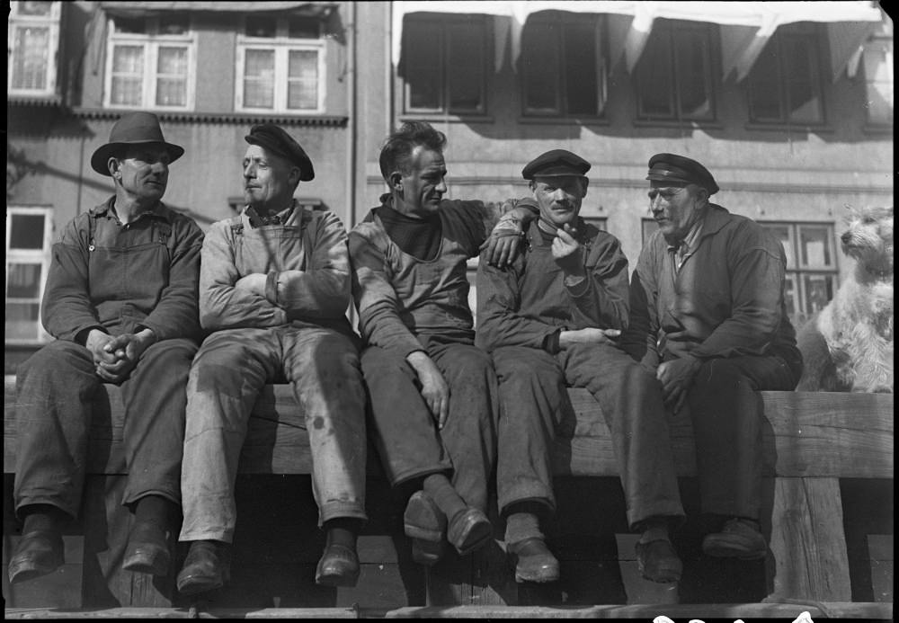 #26 Traders taking a break at Slotsholmskanalen