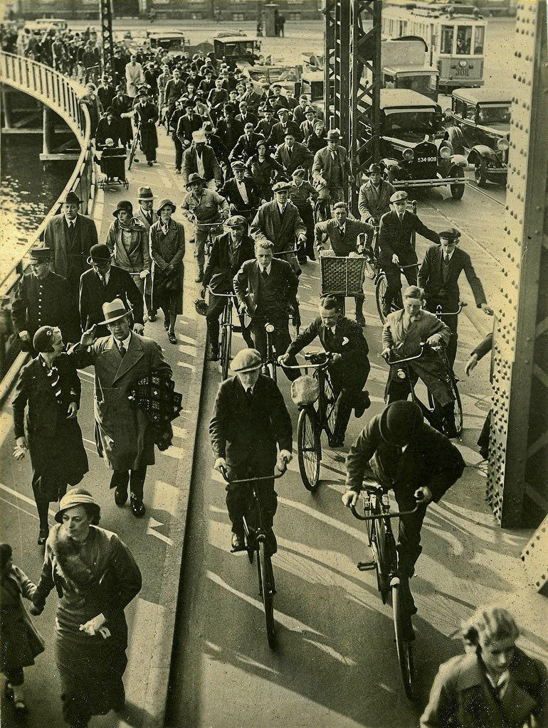 #2 Copenhagen commuters in 1937
