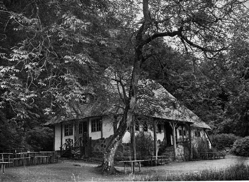 #35 Schweizerhuet i Liselund Park, Møn