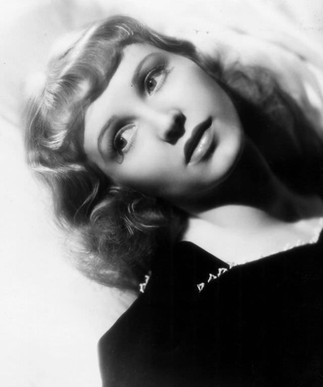 #29 Dolly Haas: Life Story and Glamorous Photos of German-American Beauty in the 1930s #29 Celebrities