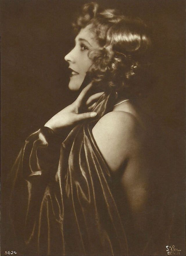 #24 Vera Voronina, 1920s