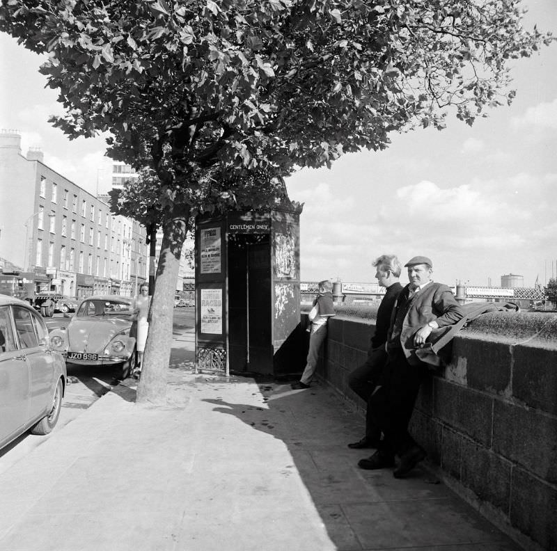 #27 Returning to Dublin’s 1932 urinals today. This one was on Eden Quay, Dublin, and you can just catch a glimpse of Liberty Hall behind the tree, September 1969
