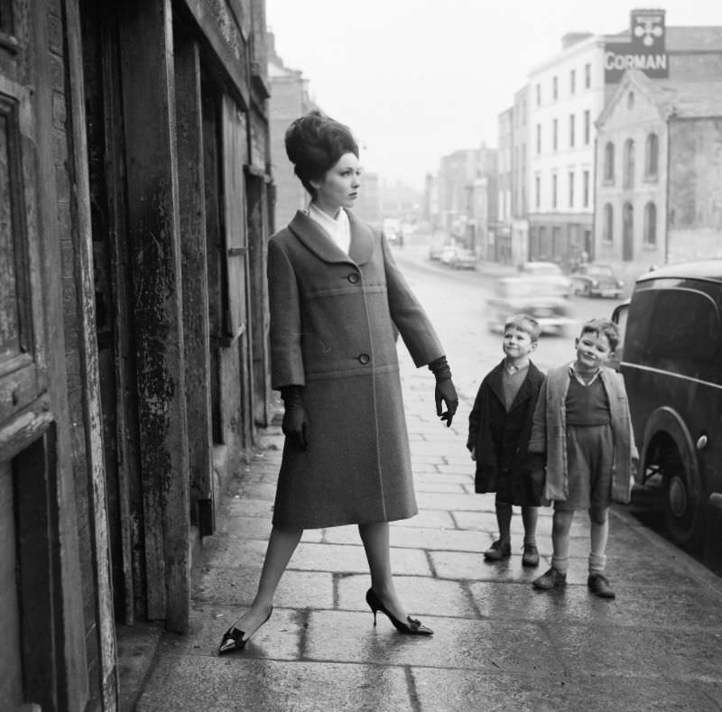 This is American model Linda Ward (later O’Reilly) posing, Dublin, circa 1963