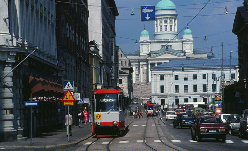 #10 Tramcar 41, working erstwhile Line 3T, in Eteläranta (“South Shore”) at Pohjoinen Makasiinikatu, Helsinki, 1981