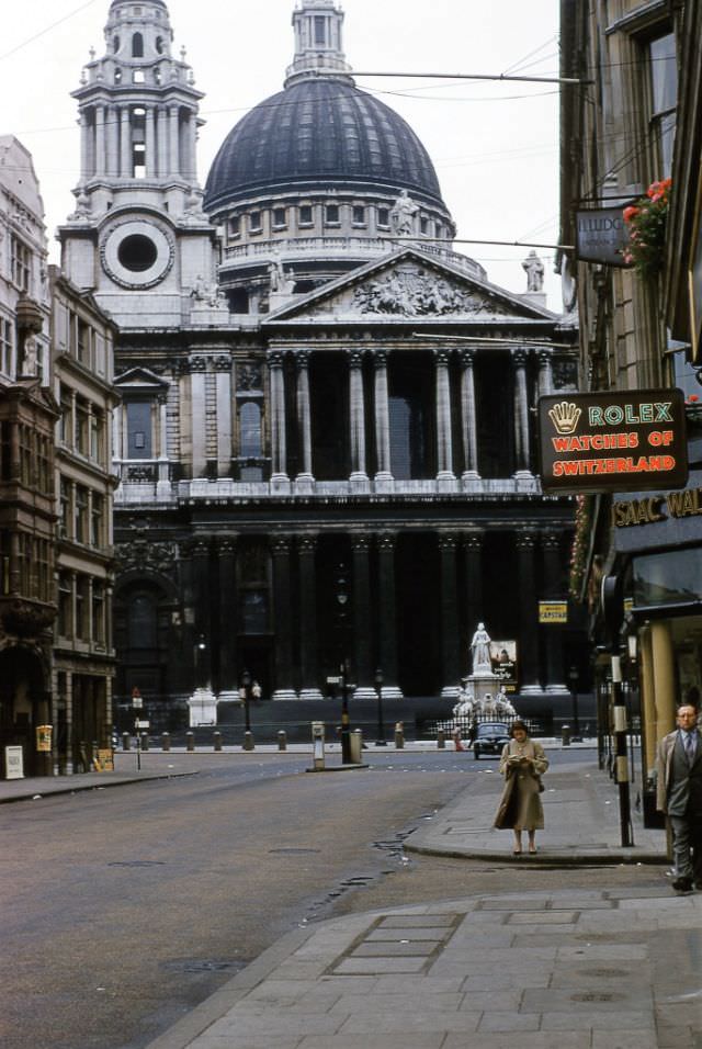 #25 St Paul’s Cathedral.