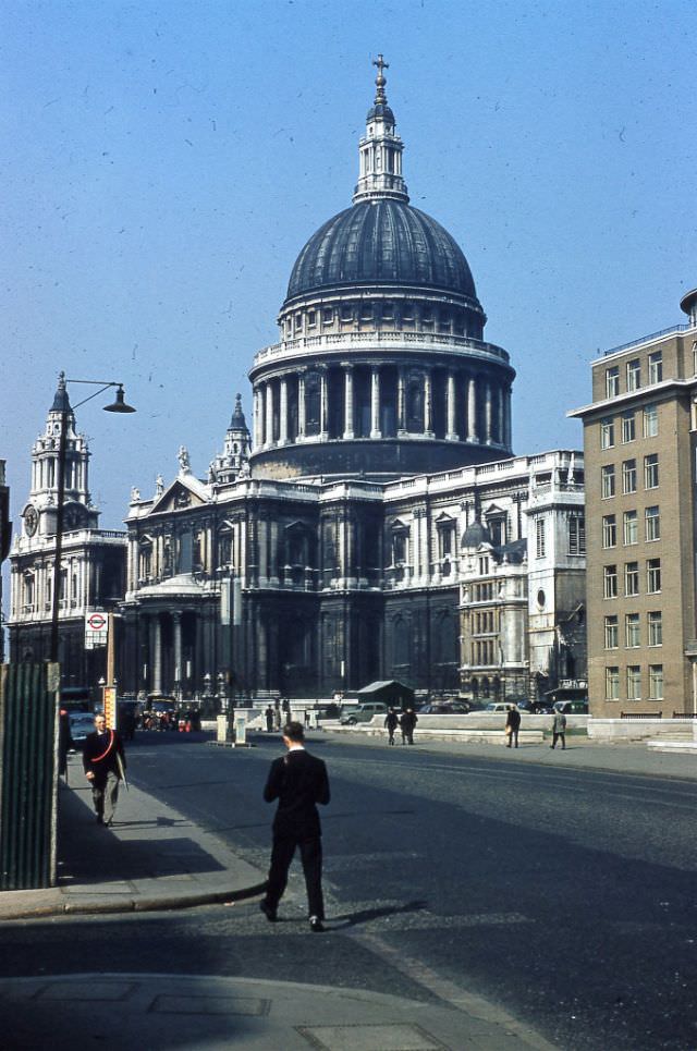 #4 St Paul’s Cathedral.