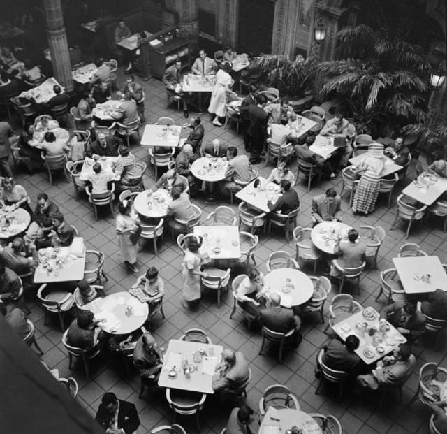 #17 Diners eat lunch in an open courtyard in Mexico City.