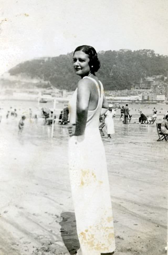 Fascinating Vintage Photos Show Women’s Beachwear Styles of the 1930s Fashion &; Culture