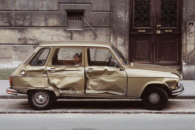 #37 Typical car in Paris in 1980