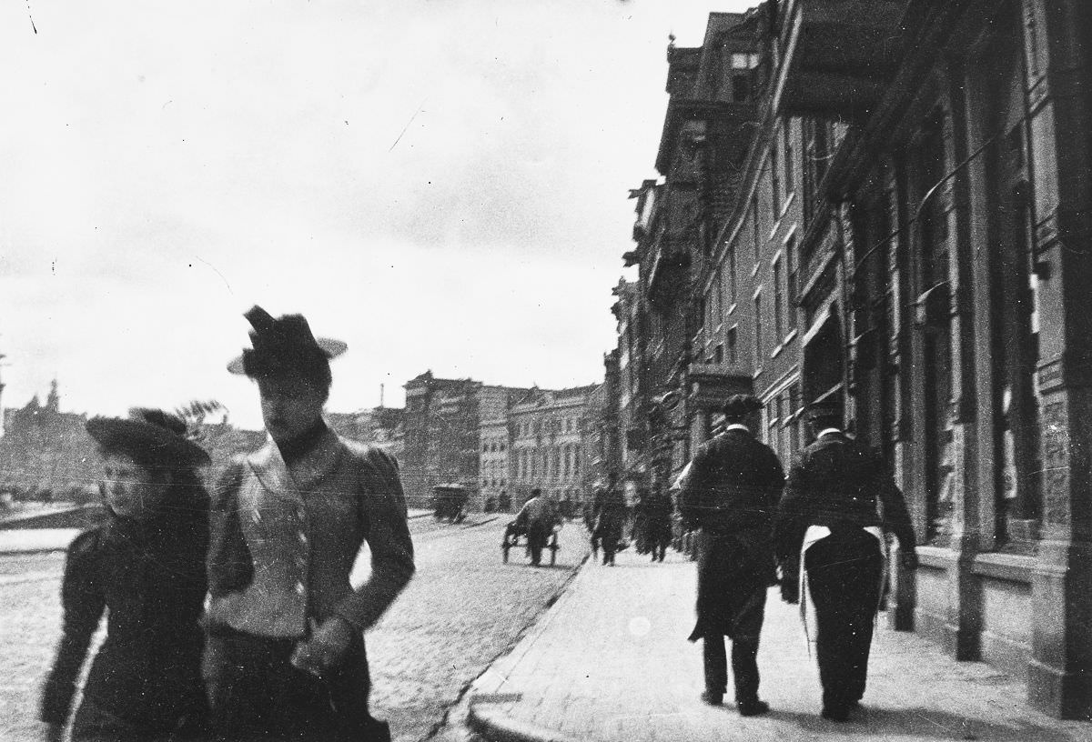 #6 A view of the Rokin.