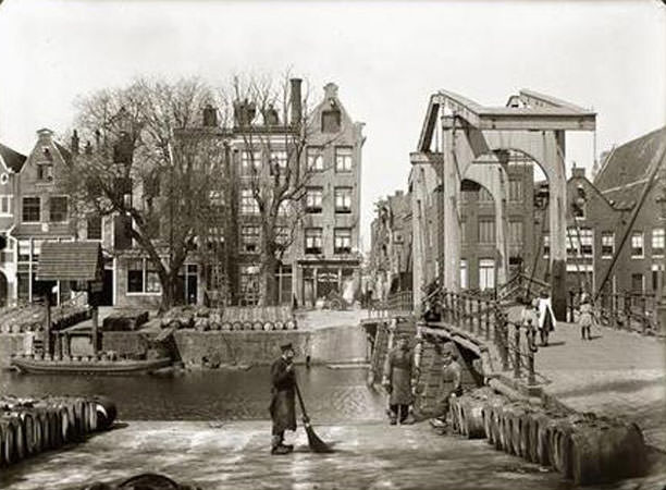 #41 Nieuwe Teertuinen with Sloterdijkerbrug ,1890