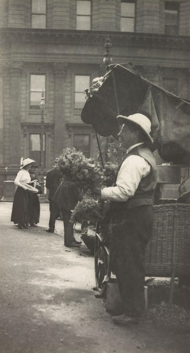 #12 Flower seller, Macquarie Place, circa 1910s