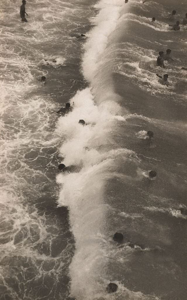 #37 Sydney surfing, 1929
