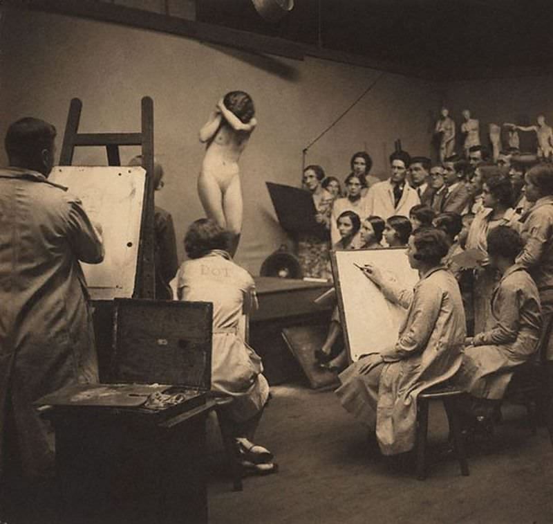 #39 Life class, The Sydney Art School, 1931