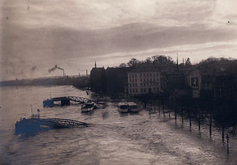 #19 High water River Rhine, November 24, 1930