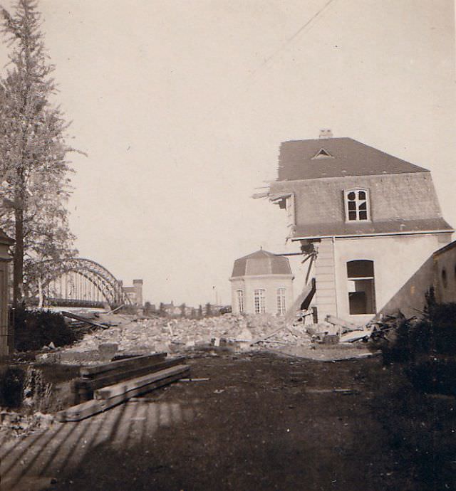 #38 Destroyed Boeselagerhof and the old bridge over the Rhine, August 12, 1943